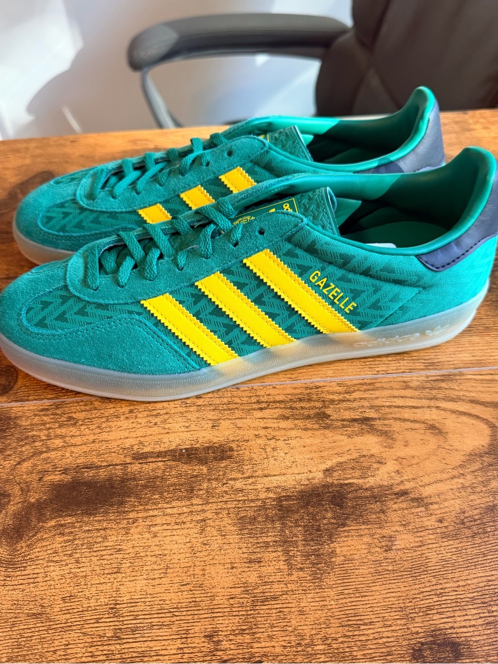 Adidas Gazelle Women’s Green & Yellow Suede Sneakers 9.5W